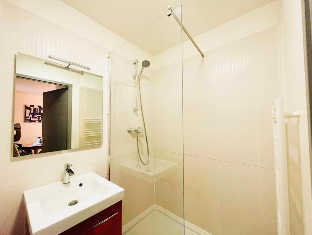 Suite Kobalt Villeurbanne Exterior foto